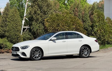 Mercedes-Benz E-Класс, 2022 год, 6 900 000 рублей, 2 фотография