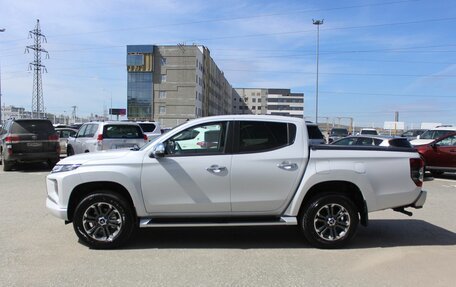 Mitsubishi L200 IV рестайлинг, 2023 год, 4 800 000 рублей, 2 фотография