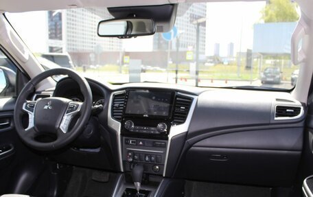 Mitsubishi L200 IV рестайлинг, 2023 год, 4 800 000 рублей, 11 фотография