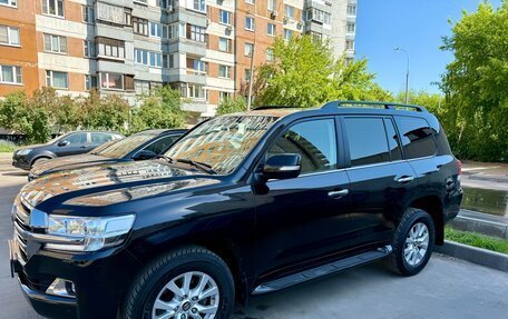 Toyota Land Cruiser 200, 2018 год, 6 790 000 рублей, 2 фотография
