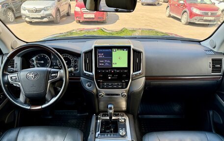 Toyota Land Cruiser 200, 2018 год, 6 790 000 рублей, 10 фотография