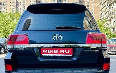 Toyota Land Cruiser 200, 2018 год, 6 790 000 рублей, 5 фотография