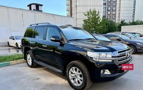Toyota Land Cruiser 200, 2018 год, 6 790 000 рублей, 4 фотография
