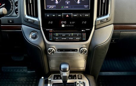 Toyota Land Cruiser 200, 2018 год, 6 790 000 рублей, 22 фотография
