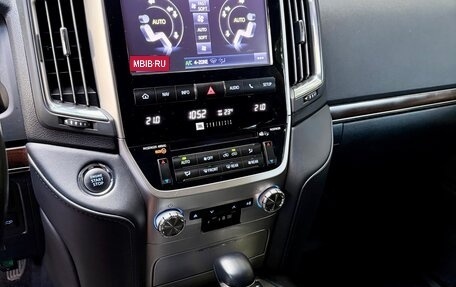 Toyota Land Cruiser 200, 2018 год, 6 790 000 рублей, 23 фотография