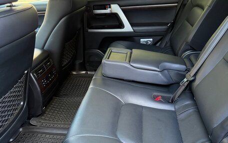 Toyota Land Cruiser 200, 2018 год, 6 790 000 рублей, 28 фотография