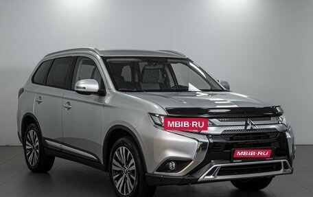 Mitsubishi Outlander III рестайлинг 3, 2019 год, 2 204 000 рублей, 1 фотография