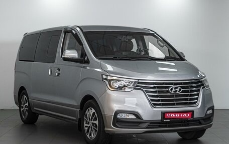 Hyundai Grand Starex Grand Starex I рестайлинг 2, 2019 год, 3 990 000 рублей, 1 фотография