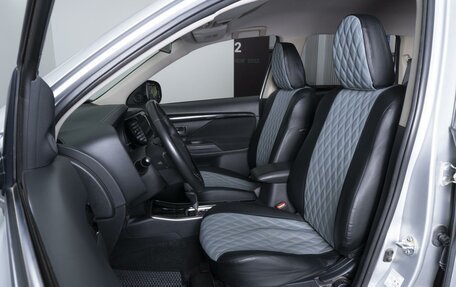 Mitsubishi Outlander III рестайлинг 3, 2019 год, 2 204 000 рублей, 10 фотография