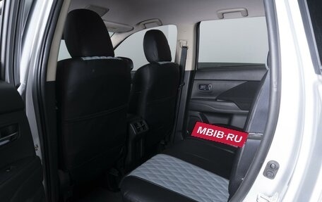 Mitsubishi Outlander III рестайлинг 3, 2019 год, 2 204 000 рублей, 11 фотография