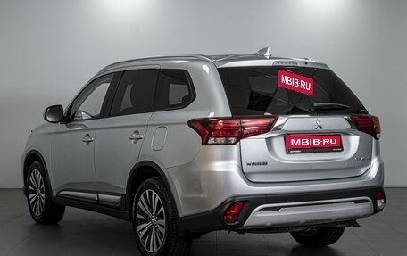 Mitsubishi Outlander III рестайлинг 3, 2019 год, 2 204 000 рублей, 2 фотография