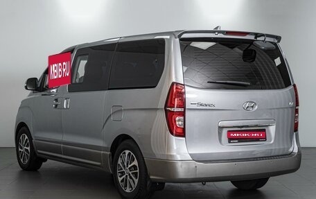 Hyundai Grand Starex Grand Starex I рестайлинг 2, 2019 год, 3 990 000 рублей, 2 фотография