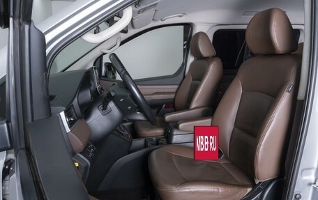 Hyundai Grand Starex Grand Starex I рестайлинг 2, 2019 год, 3 990 000 рублей, 11 фотография