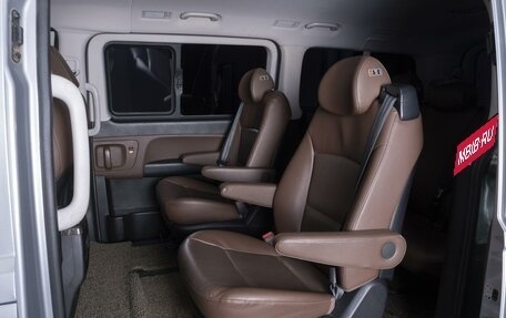 Hyundai Grand Starex Grand Starex I рестайлинг 2, 2019 год, 3 990 000 рублей, 10 фотография