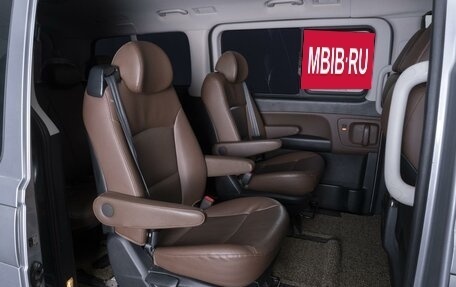 Hyundai Grand Starex Grand Starex I рестайлинг 2, 2019 год, 3 990 000 рублей, 7 фотография