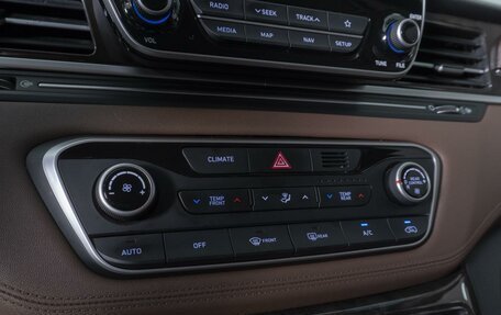 Hyundai Grand Starex Grand Starex I рестайлинг 2, 2019 год, 3 990 000 рублей, 24 фотография