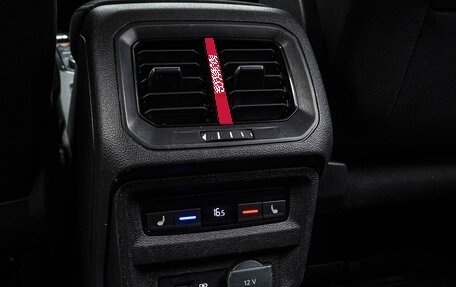Volkswagen Tiguan II, 2018 год, 2 675 000 рублей, 17 фотография