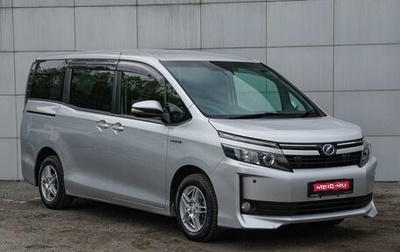 Toyota Voxy III, 2017 год, 2 460 000 рублей, 1 фотография
