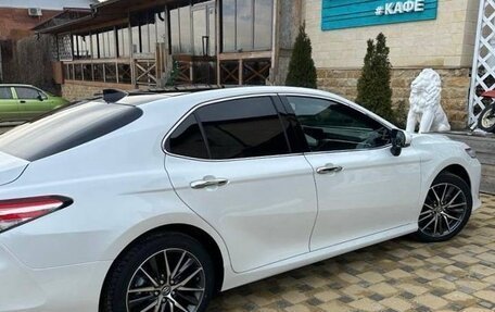 Toyota Camry, 2022 год, 3 750 000 рублей, 3 фотография