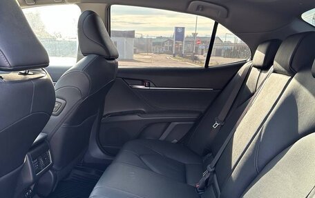 Toyota Camry, 2022 год, 3 750 000 рублей, 10 фотография