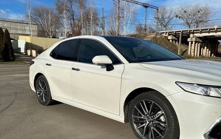 Toyota Camry, 2022 год, 3 750 000 рублей, 4 фотография