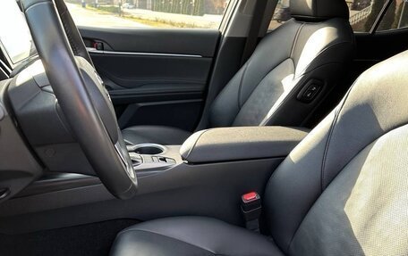 Toyota Camry, 2022 год, 3 750 000 рублей, 9 фотография