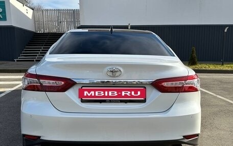 Toyota Camry, 2022 год, 3 750 000 рублей, 7 фотография