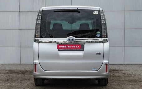 Toyota Voxy III, 2017 год, 2 460 000 рублей, 4 фотография