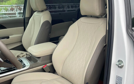 KIA Carnival, 2024 год, 3 916 000 рублей, 5 фотография