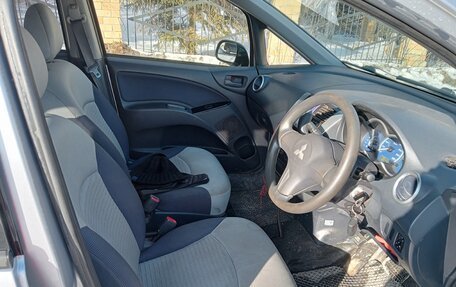 Mitsubishi Colt VI рестайлинг, 2004 год, 200 000 рублей, 9 фотография