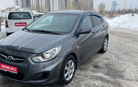 Hyundai Solaris II рестайлинг, 2012 год, 600 000 рублей, 1 фотография