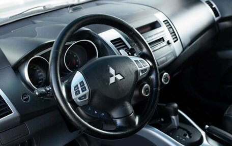 Mitsubishi Outlander III рестайлинг 3, 2007 год, 1 360 000 рублей, 11 фотография