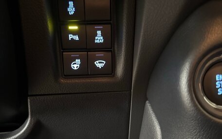 Toyota Land Cruiser Prado 150 рестайлинг 2, 2023 год, 6 760 000 рублей, 6 фотография