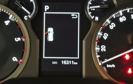 Toyota Land Cruiser Prado 150 рестайлинг 2, 2023 год, 6 760 000 рублей, 7 фотография