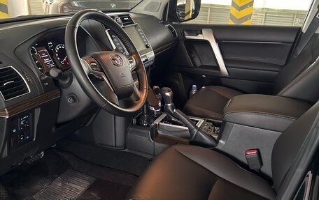 Toyota Land Cruiser Prado 150 рестайлинг 2, 2023 год, 6 760 000 рублей, 5 фотография