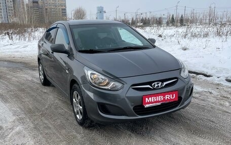 Hyundai Solaris II рестайлинг, 2012 год, 600 000 рублей, 4 фотография