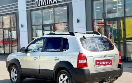 Hyundai Tucson III, 2006 год, 739 000 рублей, 3 фотография