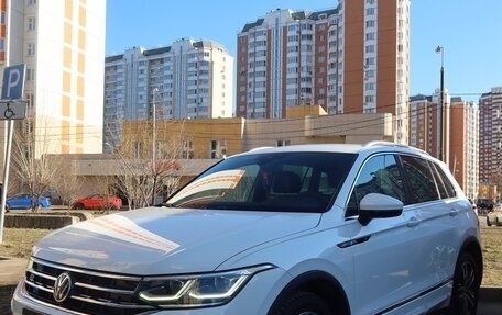 Volkswagen Tiguan II, 2021 год, 4 000 000 рублей, 6 фотография