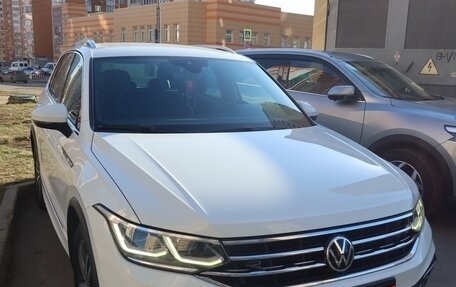 Volkswagen Tiguan II, 2021 год, 4 000 000 рублей, 3 фотография