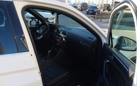 Volkswagen Tiguan II, 2021 год, 4 000 000 рублей, 18 фотография