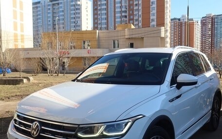 Volkswagen Tiguan II, 2021 год, 4 000 000 рублей, 14 фотография
