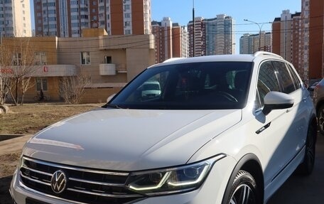 Volkswagen Tiguan II, 2021 год, 4 000 000 рублей, 23 фотография