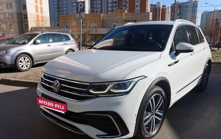 Volkswagen Tiguan II, 2021 год, 4 000 000 рублей, 28 фотография