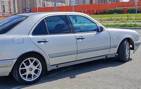 Mercedes-Benz E-Класс, 1996 год, 380 000 рублей, 4 фотография