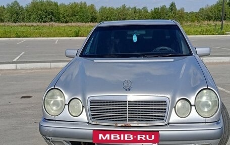 Mercedes-Benz E-Класс, 1996 год, 380 000 рублей, 9 фотография