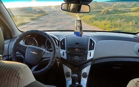 Chevrolet Cruze II, 2014 год, 830 000 рублей, 5 фотография