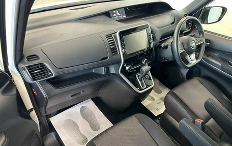 Nissan Serena IV, 2018 год, 2 299 900 рублей, 13 фотография
