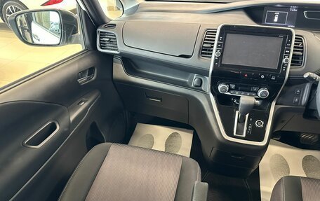Nissan Serena IV, 2018 год, 2 299 900 рублей, 14 фотография
