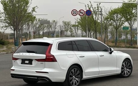 Volvo V60 II, 2021 год, 2 850 027 рублей, 4 фотография