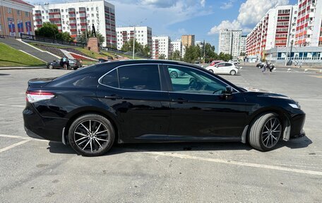 Toyota Camry, 2021 год, 2 200 000 рублей, 5 фотография